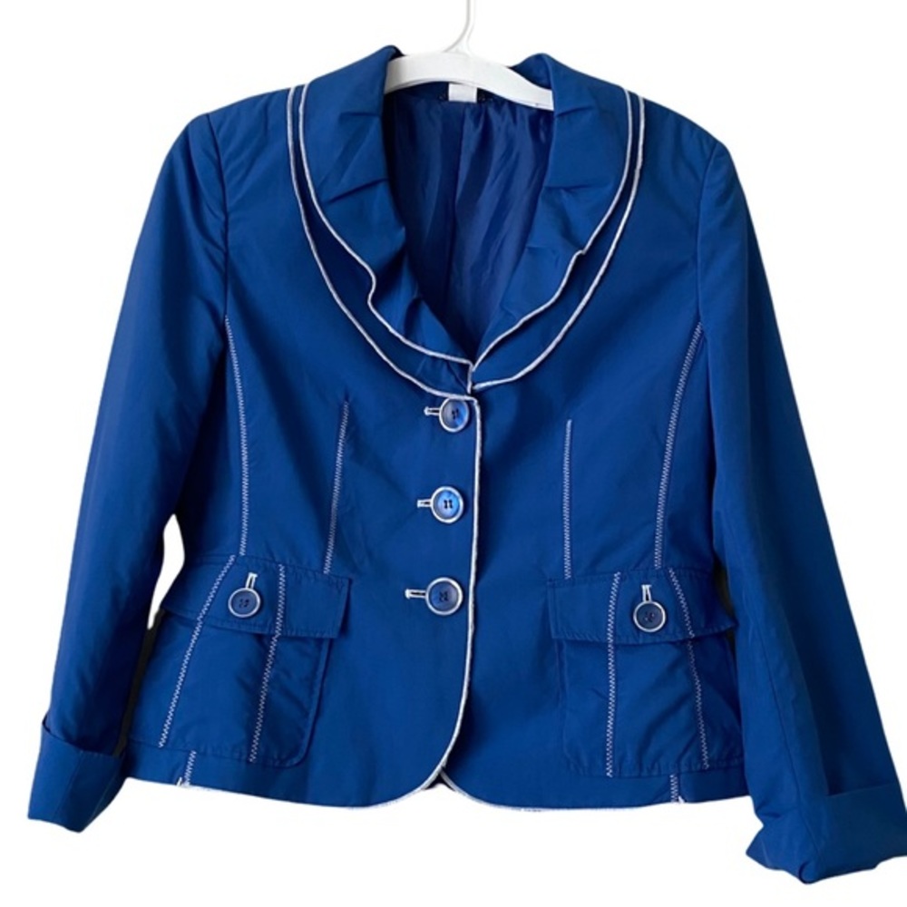 Women’s Blue Blazer with White Outlines 3 Buttons with a Retro Vibe